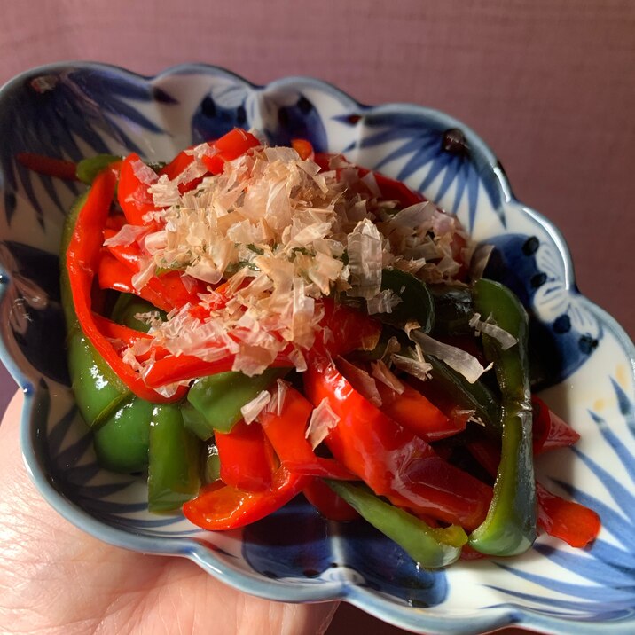 お弁当の彩りに　ピーマンの炒め煮